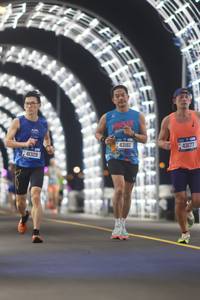 BIB: 41329, 43182, 43177
                            <button type="button" onclick="openModal(20205025)" class="btn btn-primary btn-sm float-right btn-popup" data-toggle="modal" data-target=".modal-high-quality">
                        <i class="fas fa-shopping-cart"></i> Add to Cart
                    </button>
                                            <button type="button" onclick="isThisMe(20205025, true)" class="btn btn-success btn-sm float-right btn-popup btn-isme hidden" data-toggle="tooltip" data-placement="bottom" title="นี่คือรูปของคุณใช่ไหม คลิกที่นี่เพื่อเอาเข้าอัลบั้ม">
                        <i class="fas fa-plus"></i> Add to album
                    </button>
                    <button type="button" onclick="isThisMe(20205025, false)" class="btn btn-warning btn-sm float-right btn-popup btn-isnotme hidden">
                        <i class="fas fa-ban"></i> Remove from album
                    </button>